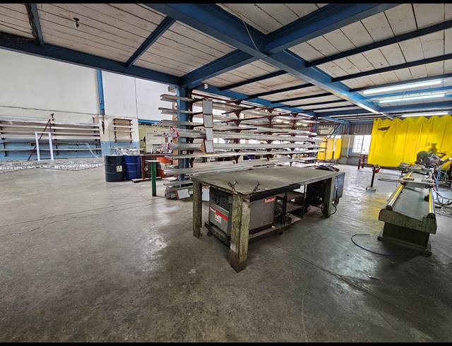 2,900M² FACTORY FOR SALE IN KYA SANDS